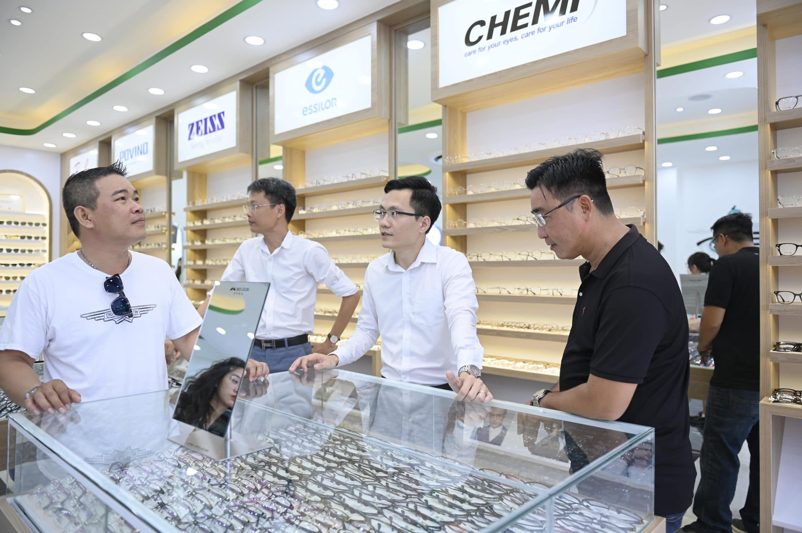 Cửa hàng Mắt Kính Tâm Đức 7