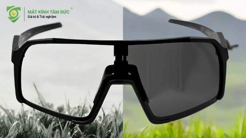 Công nghệ tròng kính đổi màu Photochromic: Bảo vệ mắt thông minh từ ánh sáng mặt trời