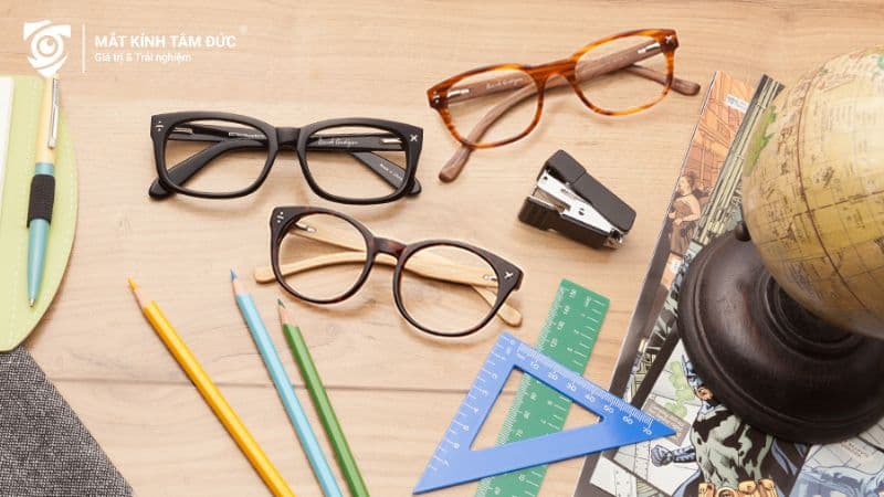 Tự tin đến trường với 4 mẫu gọng kính cận nữ mùa Back to School