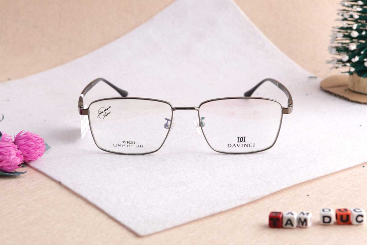 Mắt Kính Tâm Đức