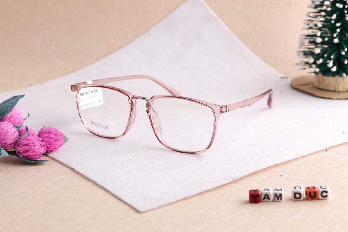 Mắt Kính Tâm Đức