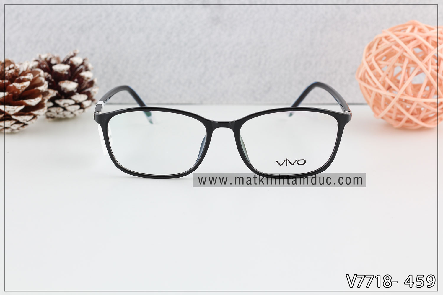 Mắt Kính Tâm Đức