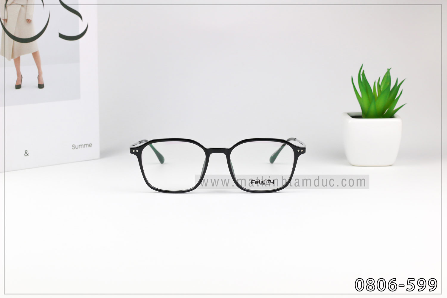 Mắt Kính Tâm Đức