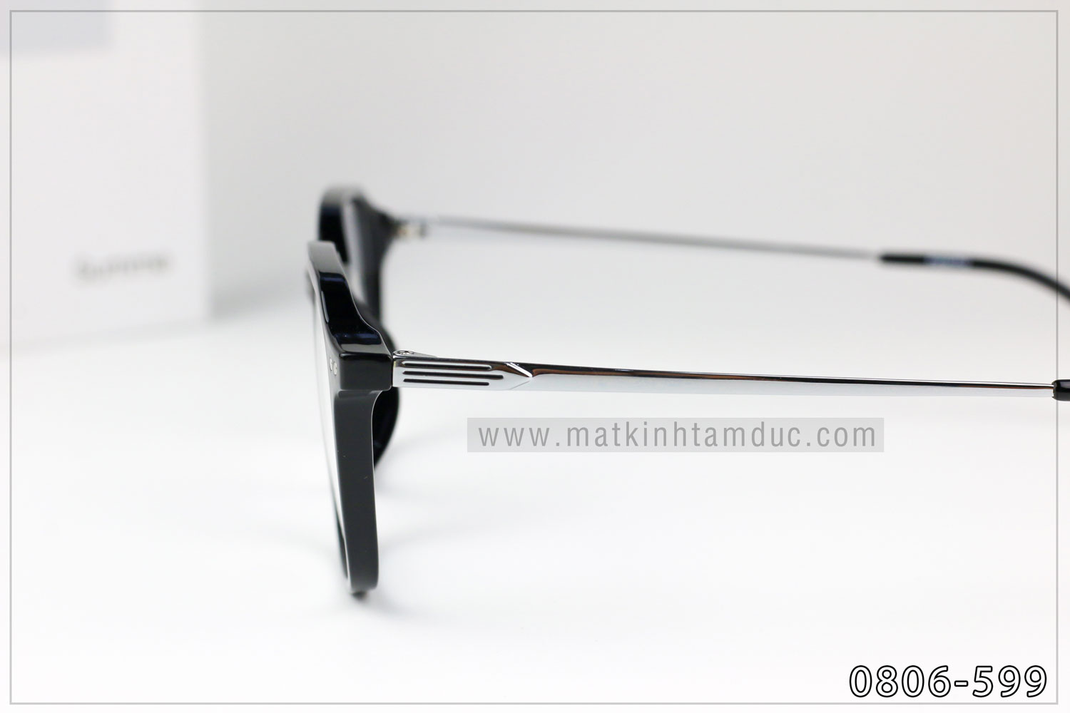 Mắt Kính Tâm Đức