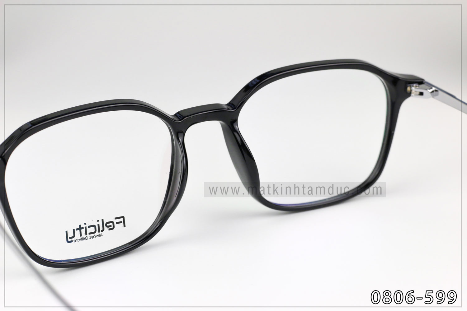 Mắt Kính Tâm Đức