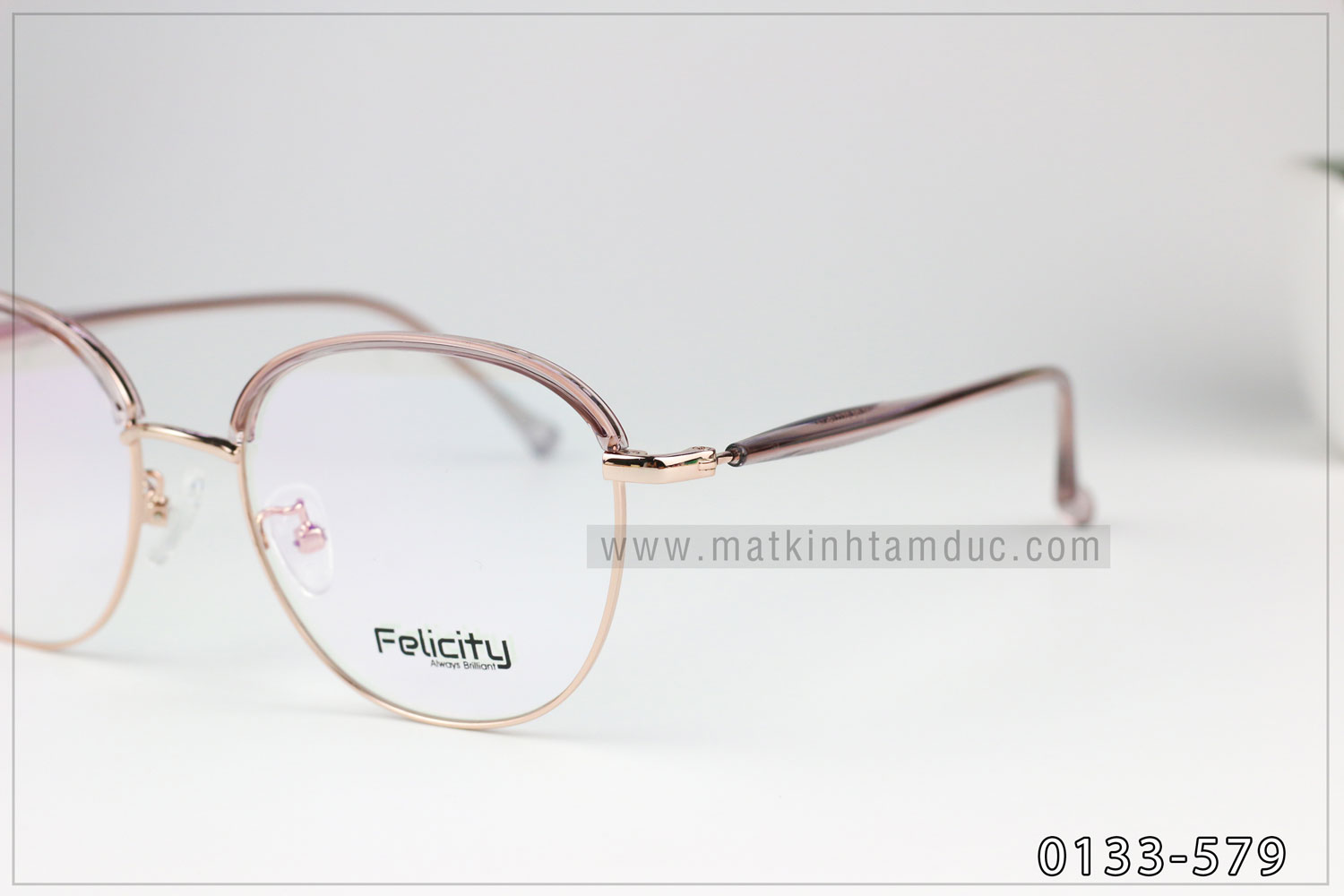 Mắt Kính Tâm Đức