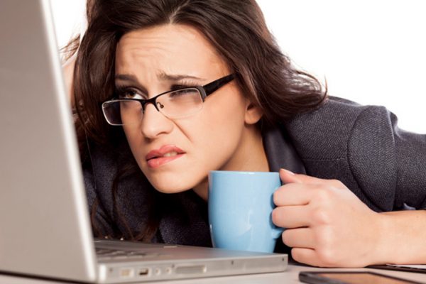 Kính mắt nên được đeo đúng cách