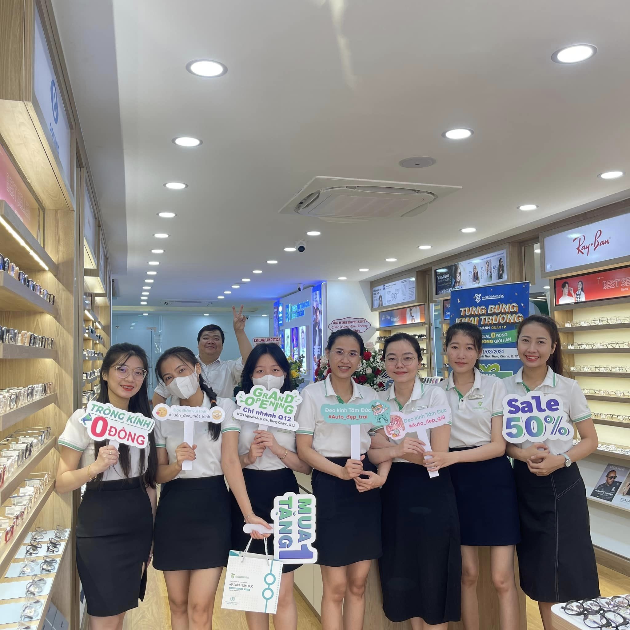những mẫu kính cận đẹp cho nữ