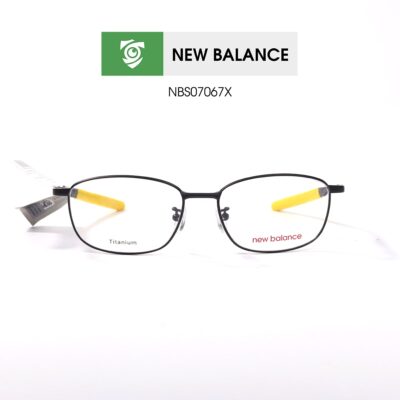 Gọng kính NEW BALANCE NBS07067X C01 - màu đen đuôi vàng - khung kính chữ nhật - hình chụp mặt trước sản phẩm