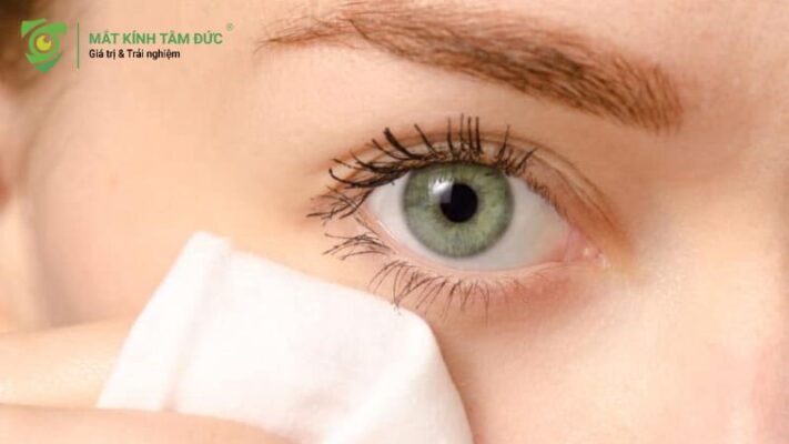 Vệ sinh mắt Tam Bạch