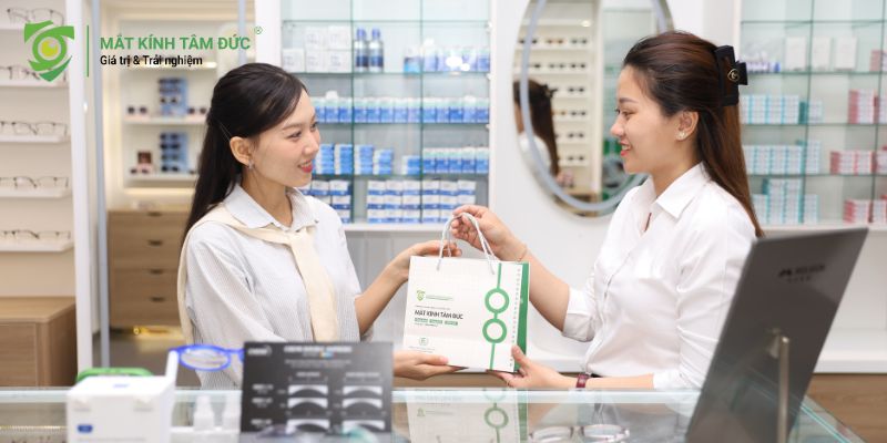 Mắt Kính Tâm Đức, nơi cung cấp gọng kính cận nữ thời trang, chính hãng