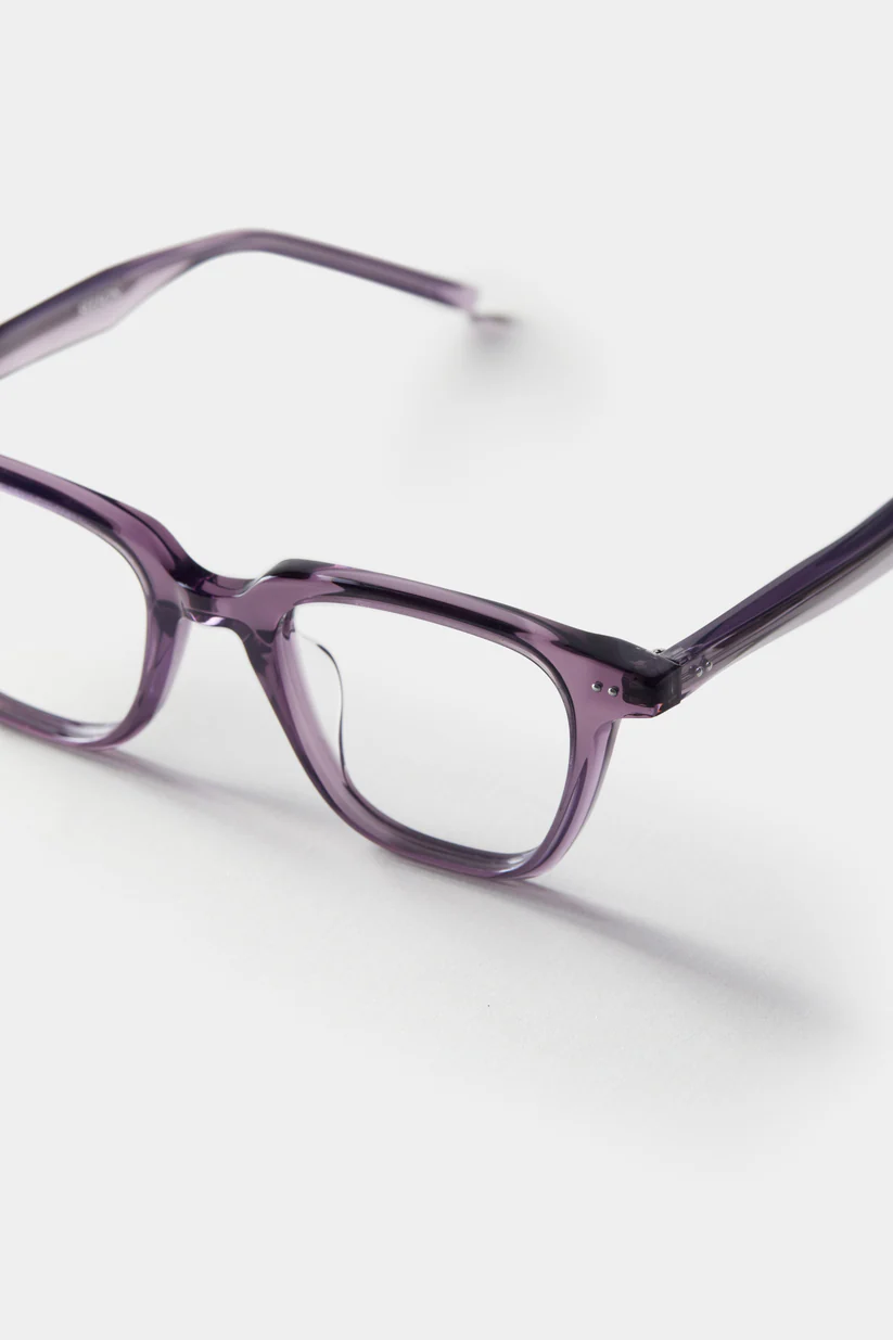 Khám phá Gọng kính Seeson The Edge 04 – thiết kế sang trọng, biểu tượng của phong cách hiện đại.