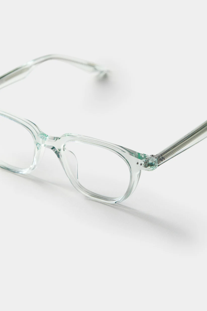 Khám phá Gọng kính Seeson The Edge 05 – thiết kế sang trọng, biểu tượng của phong cách hiện đại.