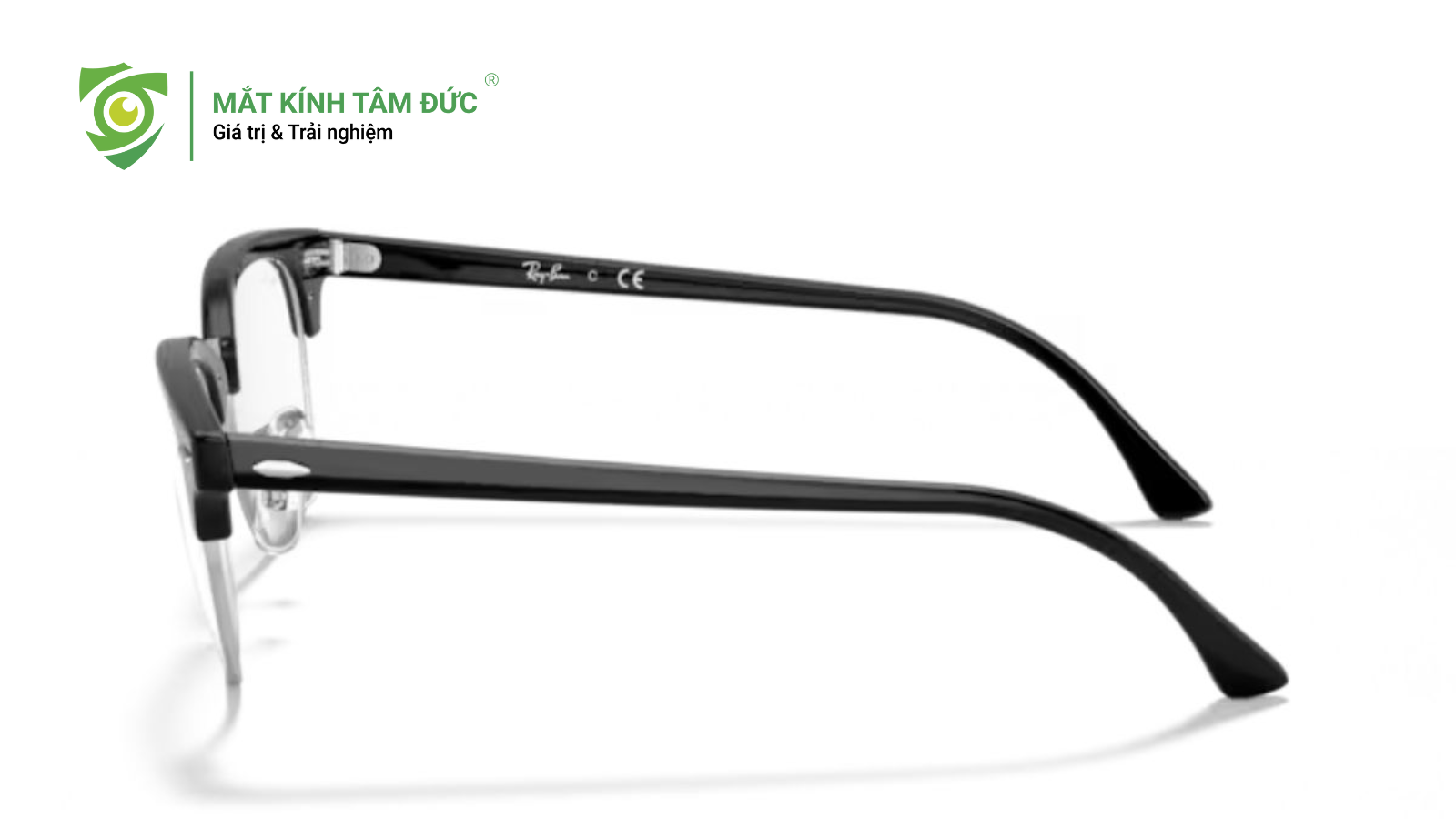 Tem in rõ ràng và chữ khắc chìm đúng font chỉ có ở kính RayBan chính hãng