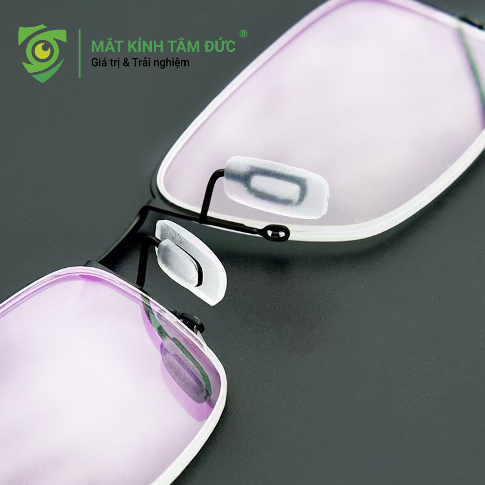 Đối với những loại gọng kính có trọng lượng lớn hoặc khi người dùng tham gia các hoạt động thể thao nhẹ, đệm mũi kính hình chữ nhật hoặc oval là sự lựa chọn lý tưởng.