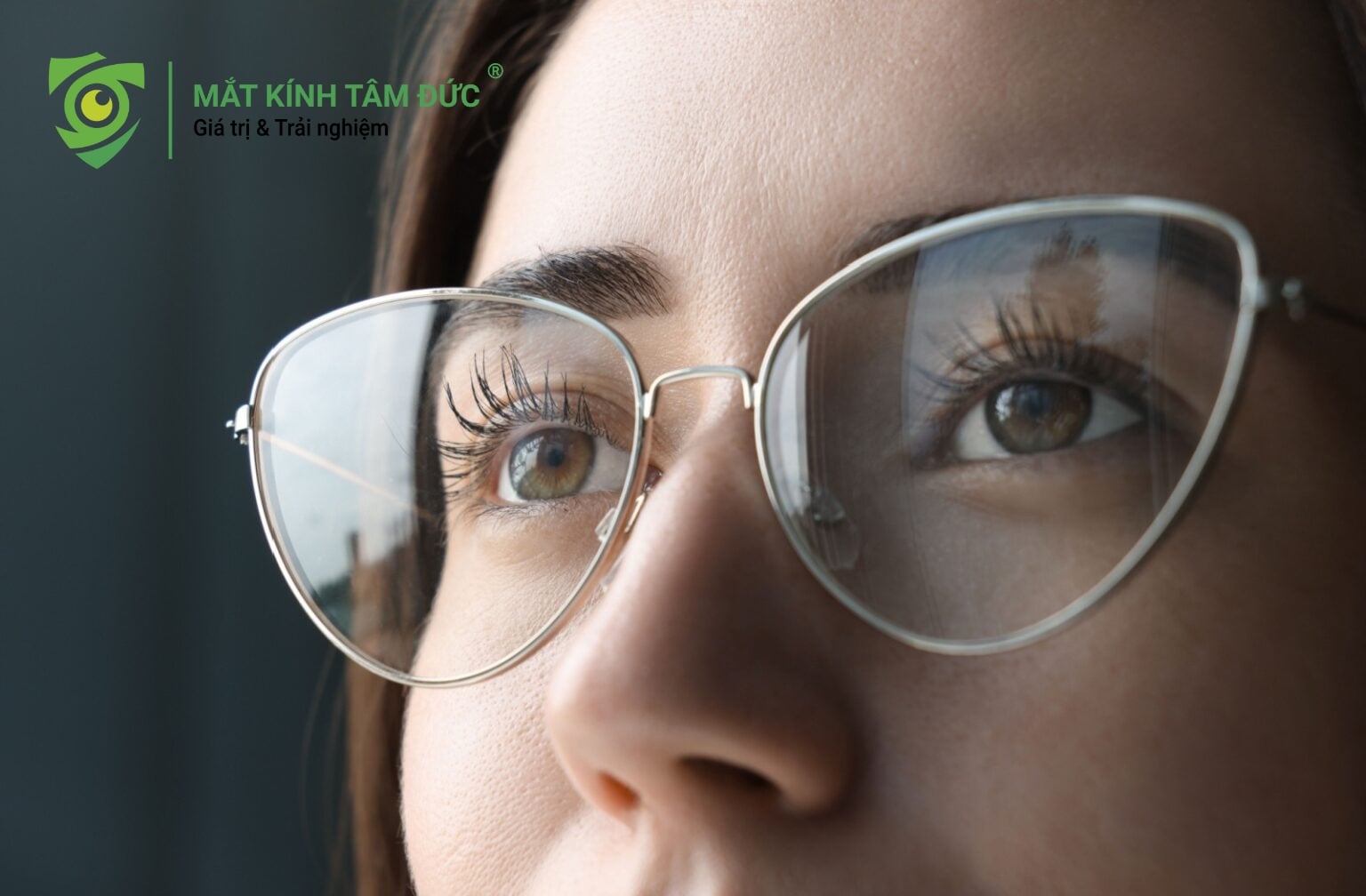 Vì sao mắt cận cần thấu kính lõm và lựa chọn nào tối ưu?