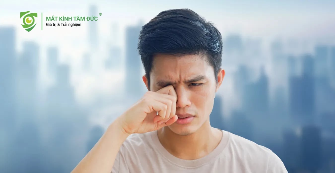 Bụi mịn PM2.5 ‘ăn mòn’ giác mạc? Mắt kính cứu bạn thế nào?