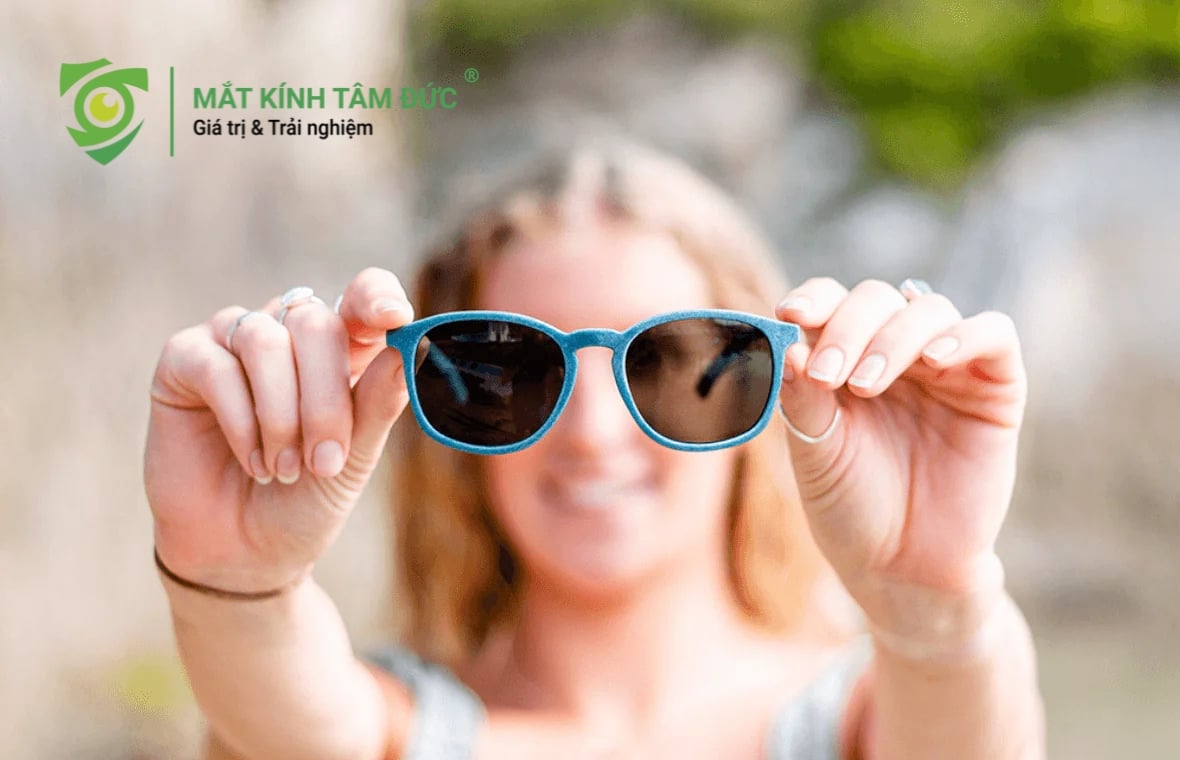 Kính râm không chỉ là phụ kiện thời trang mà còn là một hàng rào vật lý quan trọng