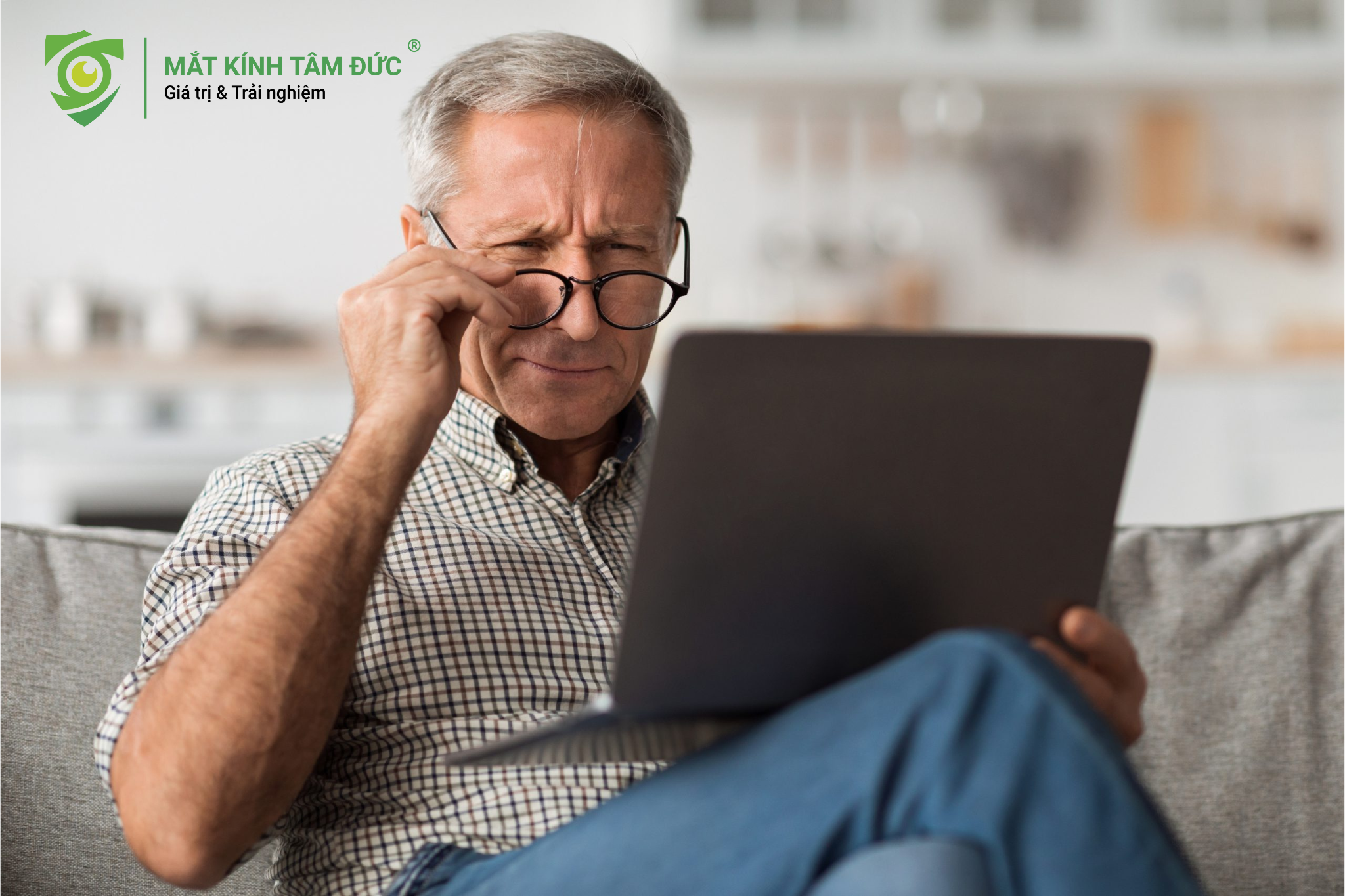 Để hiểu lão thị, cần hiểu về cơ chế điều tiết của mắt.