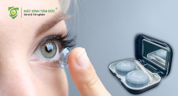 Hộp đựng kính áp tròng là một ổ vi khuẩn tiềm tàng nếu không được vệ sinh đúng cách.