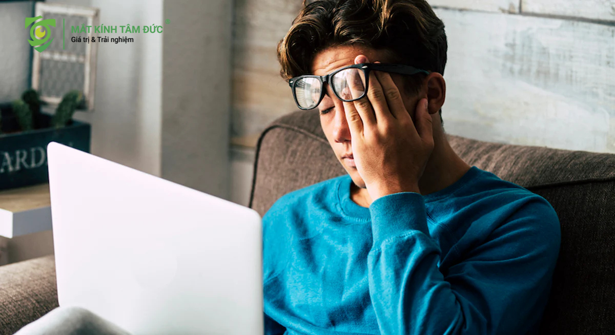 "Sát thủ" gây lóa mắt trong cuộc sống hiện đại đó là ánh xanh từ điện tử