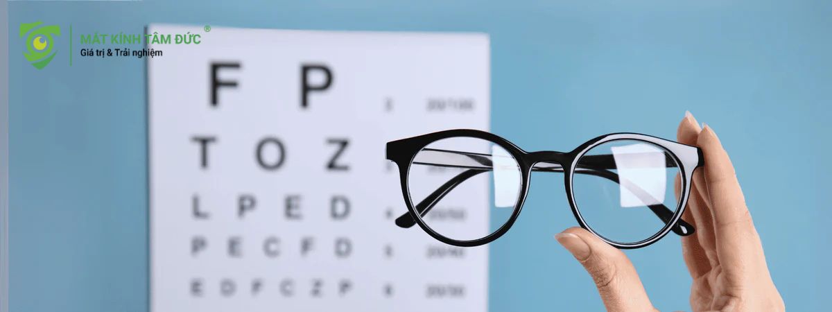 cách khắc phục hiệu quả nhất để không bị cận thị và viễn thị là đeo kính thuốc chuẩn