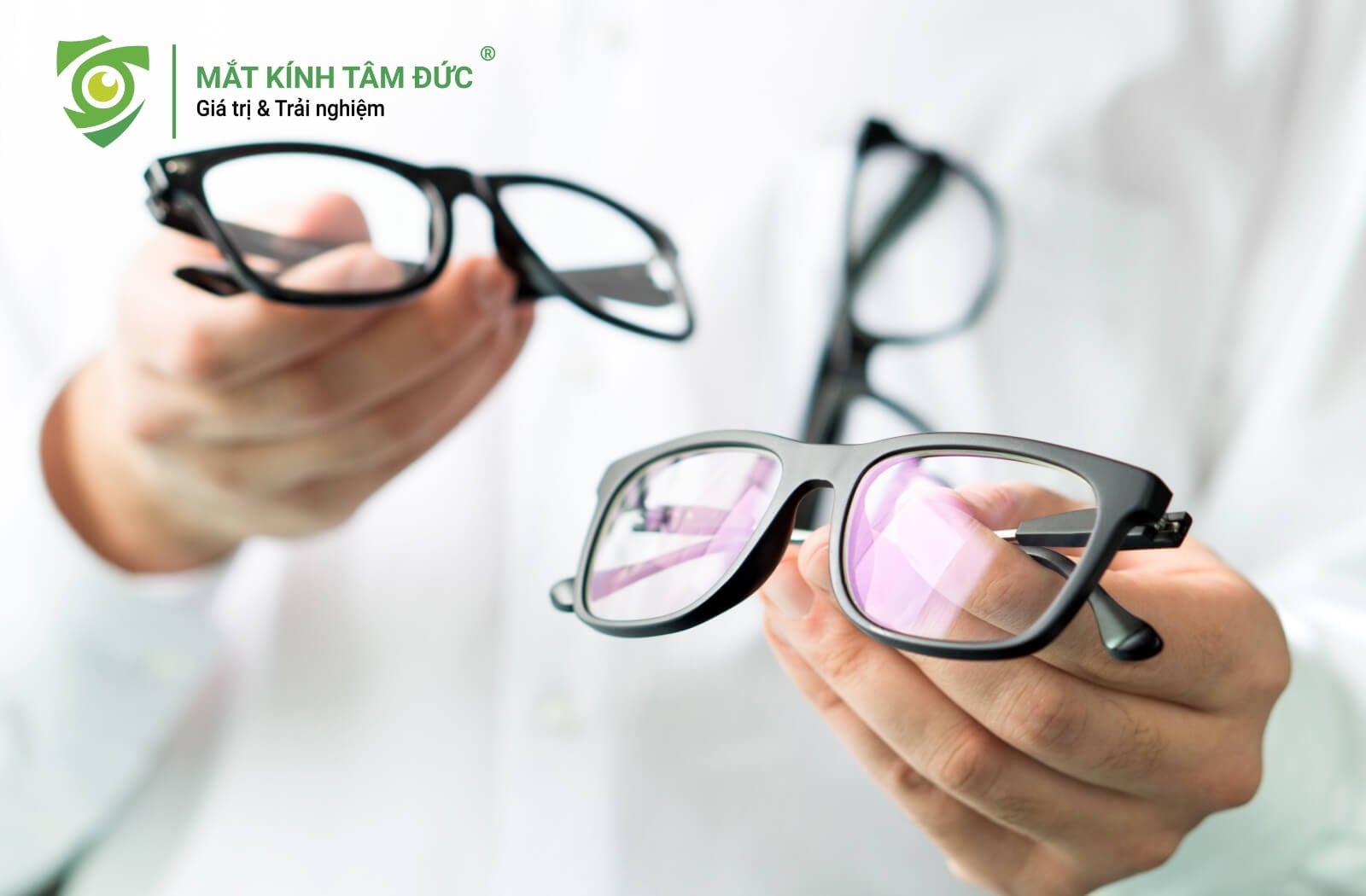 Việc dùng gọng kính cũ lắp tròng mới là một bài toán cân đối giữa lợi ích kinh tế và chất lượng sản phẩm