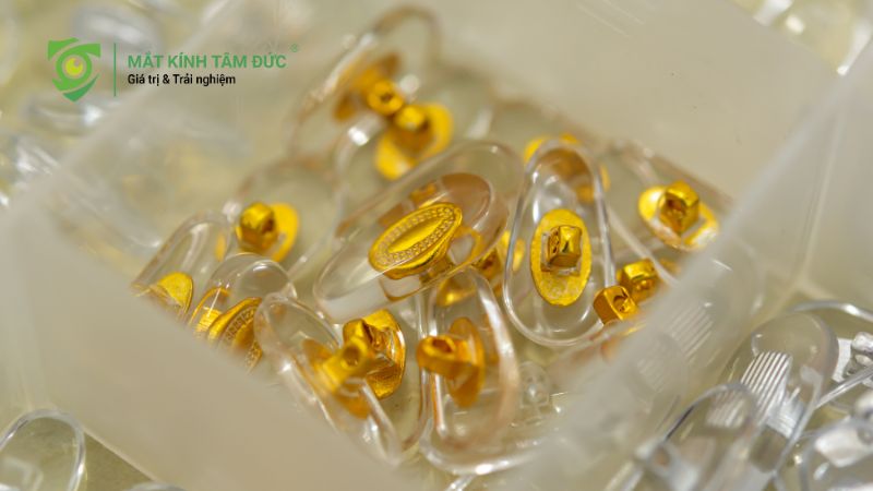 Cách đeo kính không bị tuột: 6 mẹo đơn giản ai cũng làm được