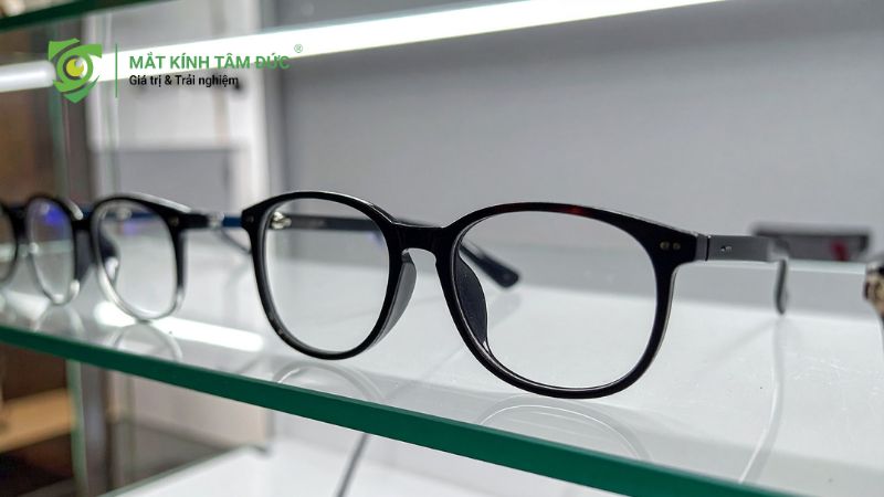 Cách đeo kính không bị tuột: 6 mẹo đơn giản ai cũng làm được