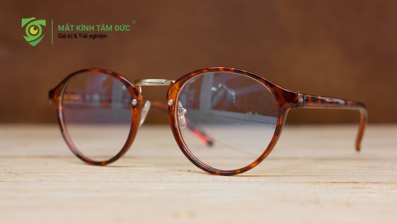 Hướng dẫn cách đọc thông số trên gọng kính và chọn size kính phù hợp