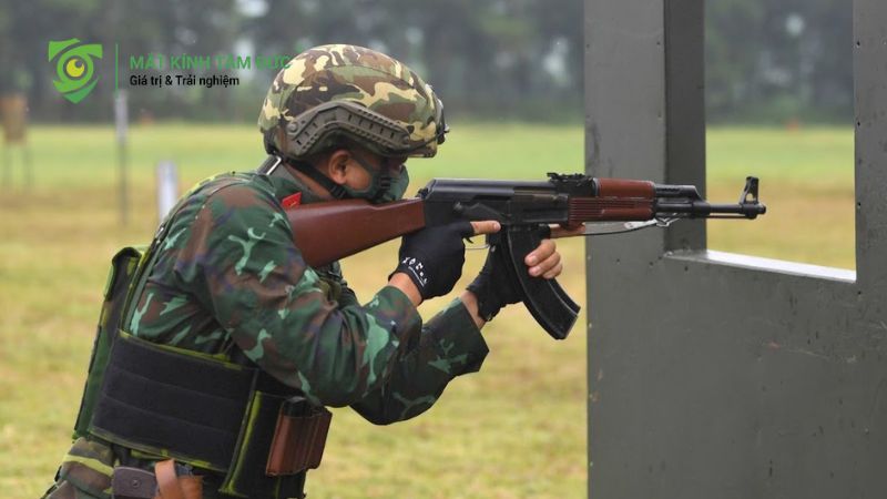 Cận bao nhiêu độ không đi nghĩa vụ? Phân biệt tạm hoãn và miễn do cận thị