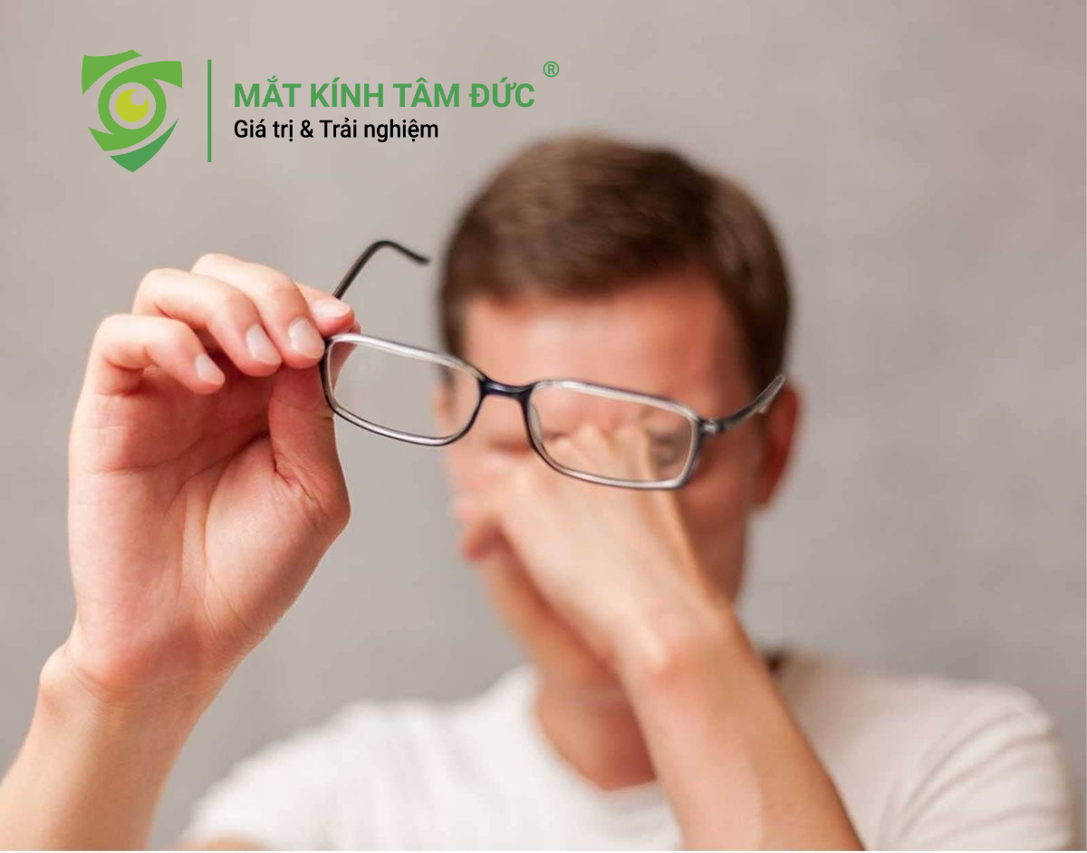 Rất nhiều người thắc mắc cận nặng có bị mù không mà quên mất rằng cơ thể luôn có những tín hiệu cảnh báo trước khi thảm kịch xảy ra