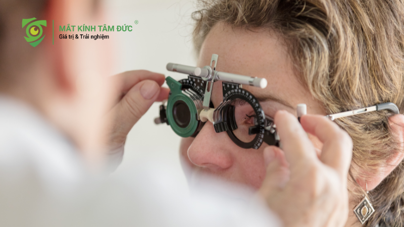 Diop cao gây suy giảm thị lực nghiêm trọng và tiềm ẩn nhiều nguy hiểm cho mắt