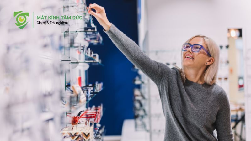 Gọng kính Bolon trẻ trung cho học sinh và sinh viên năng động