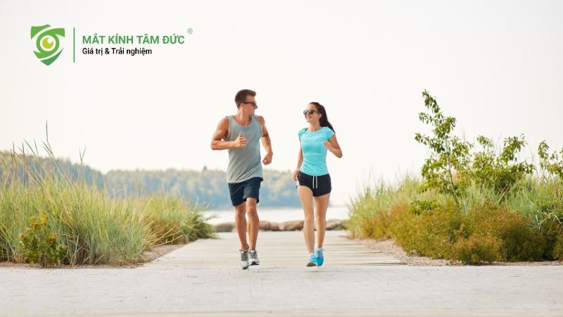 Top mẫu kính cận cho người chơi thể thao được ưa chuộng hiện nay