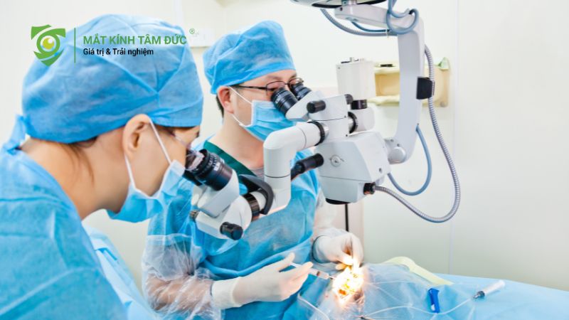 Loạn thị bẩm sinh là gì? Top 6 dấu hiệu cha mẹ tuyệt đối không nên bỏ qua