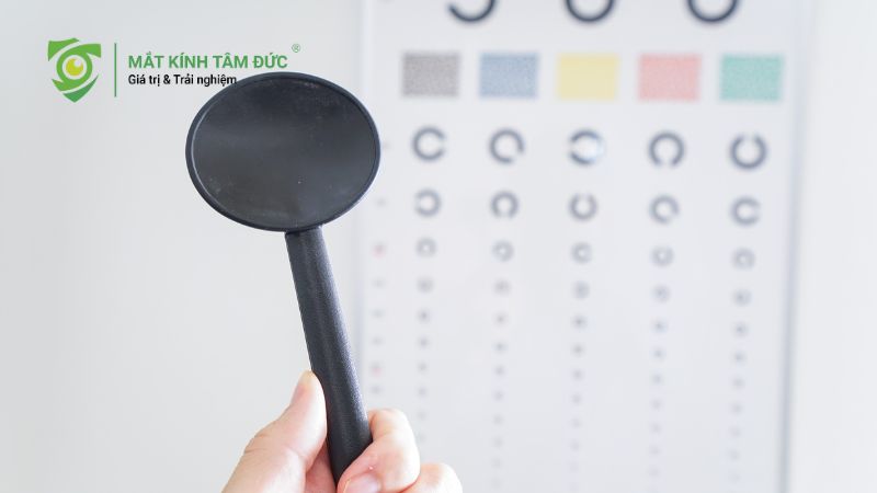 Loạn thị có cần đeo kính không và cách chọn kính phù hợp