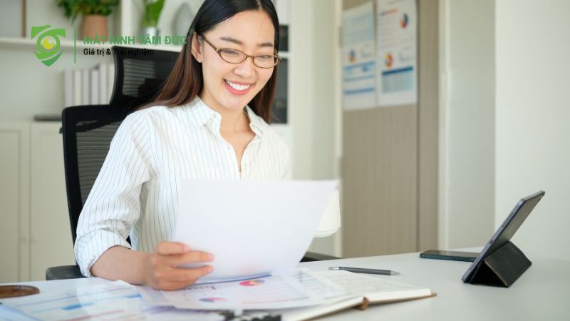 Loạn thị có cần đeo kính không và cách chọn kính phù hợp