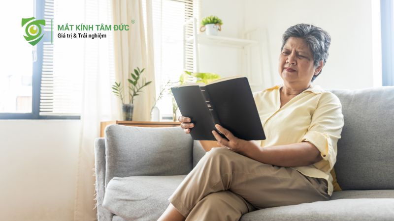 Mắt nhìn gần bị nhòe là bệnh gì? Cảnh báo các bệnh lý mắt thường gặp