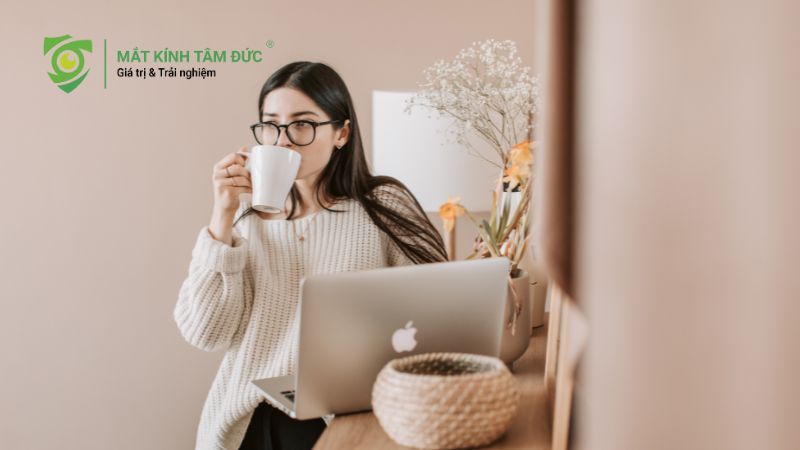 Mắt nhìn gần bị nhòe là bệnh gì? Cảnh báo các bệnh lý mắt thường gặp