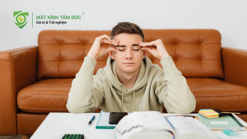 Viễn thị bao nhiêu độ là nặng? Dấu hiệu nhận biết và cách điều trị