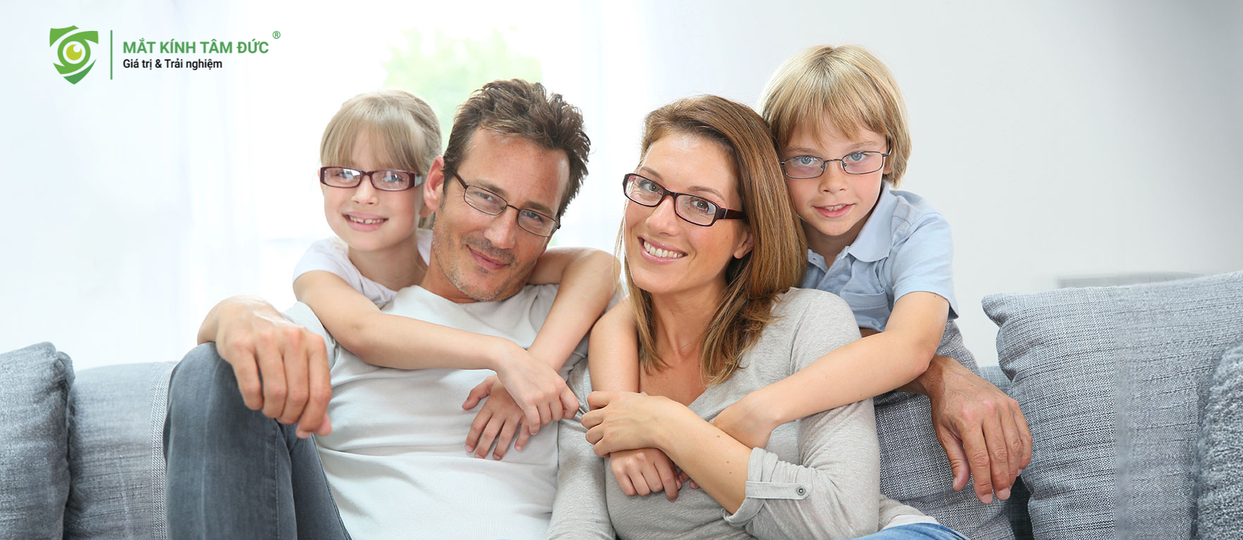 nguyên nhân gây Viễn thị cũng có yếu tố do di truyền