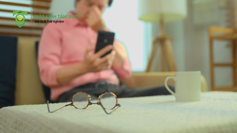 Giác mạc chóp là gì? 9 triệu chứng cảnh báo bạn không nên bỏ qua