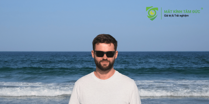 Đi biển, du lịch hoặc chơi thể thao