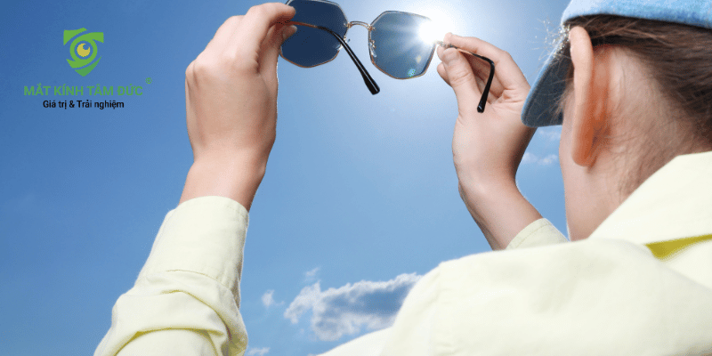 Kính mát chống tia uv là gì và vì sao mắt cần được bảo vệ khỏi tia UV?