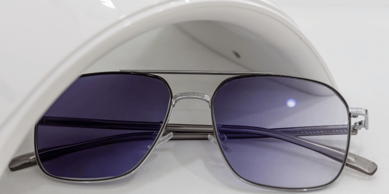 Ưu tiên tròng có thông tin UV rõ ràng