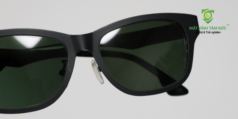 Sức hút trường tồn của mắt kính đen: Vì sao ai cũng nên có ít nhất một chiếc?