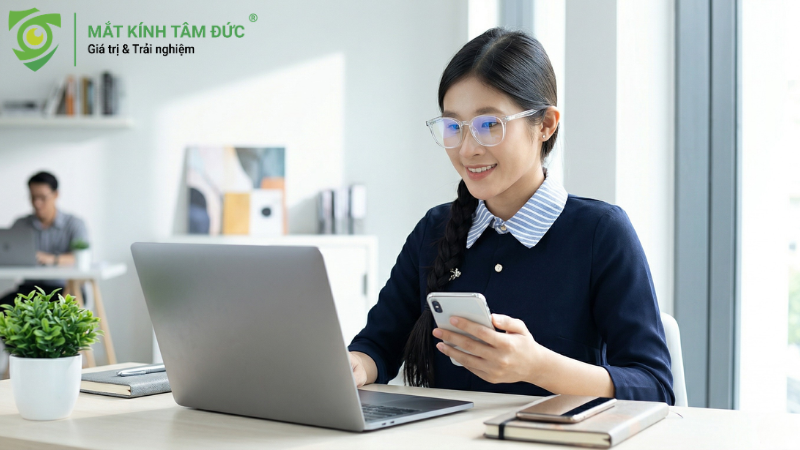 Essilor giới thiệu cho người dùng thiết bị số dòng