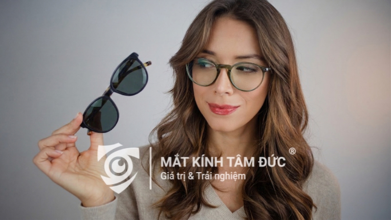 Tròng kính đổi màu - lựa chọn phù hợp cho sinh hoạt hằng ngày