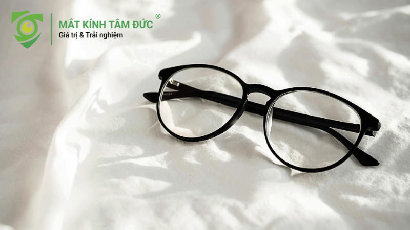 Tròng đơn tròng cho nhu cầu nhìn cơ bản